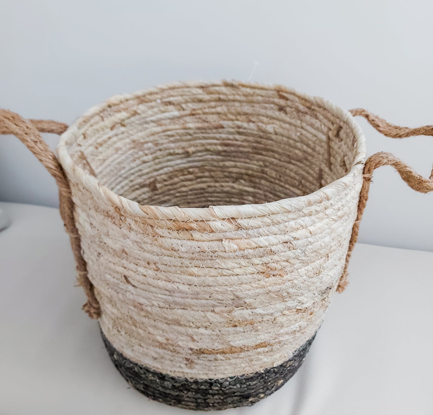 Round Baskets with Jute Handles