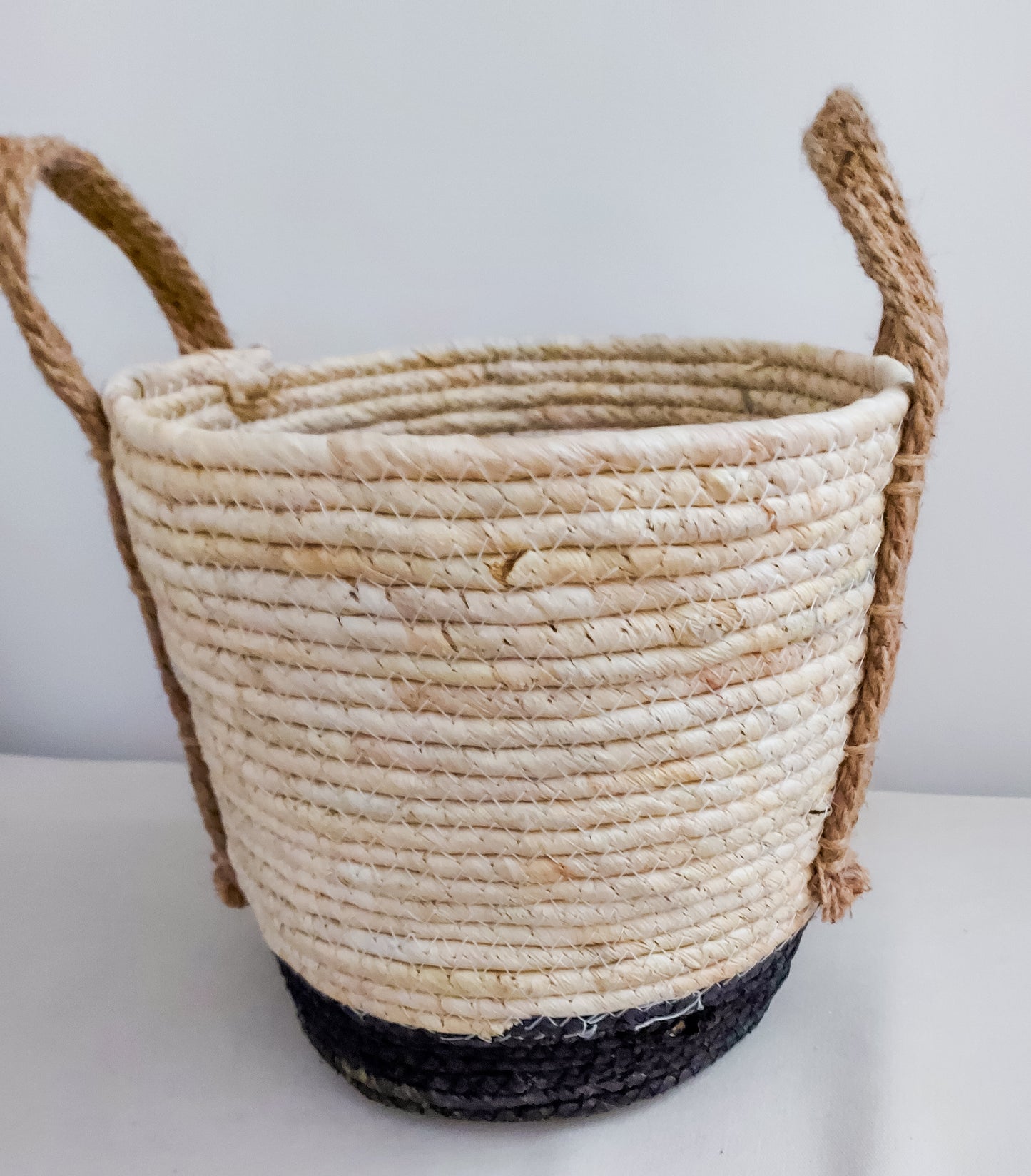 Round Baskets with Jute Handles