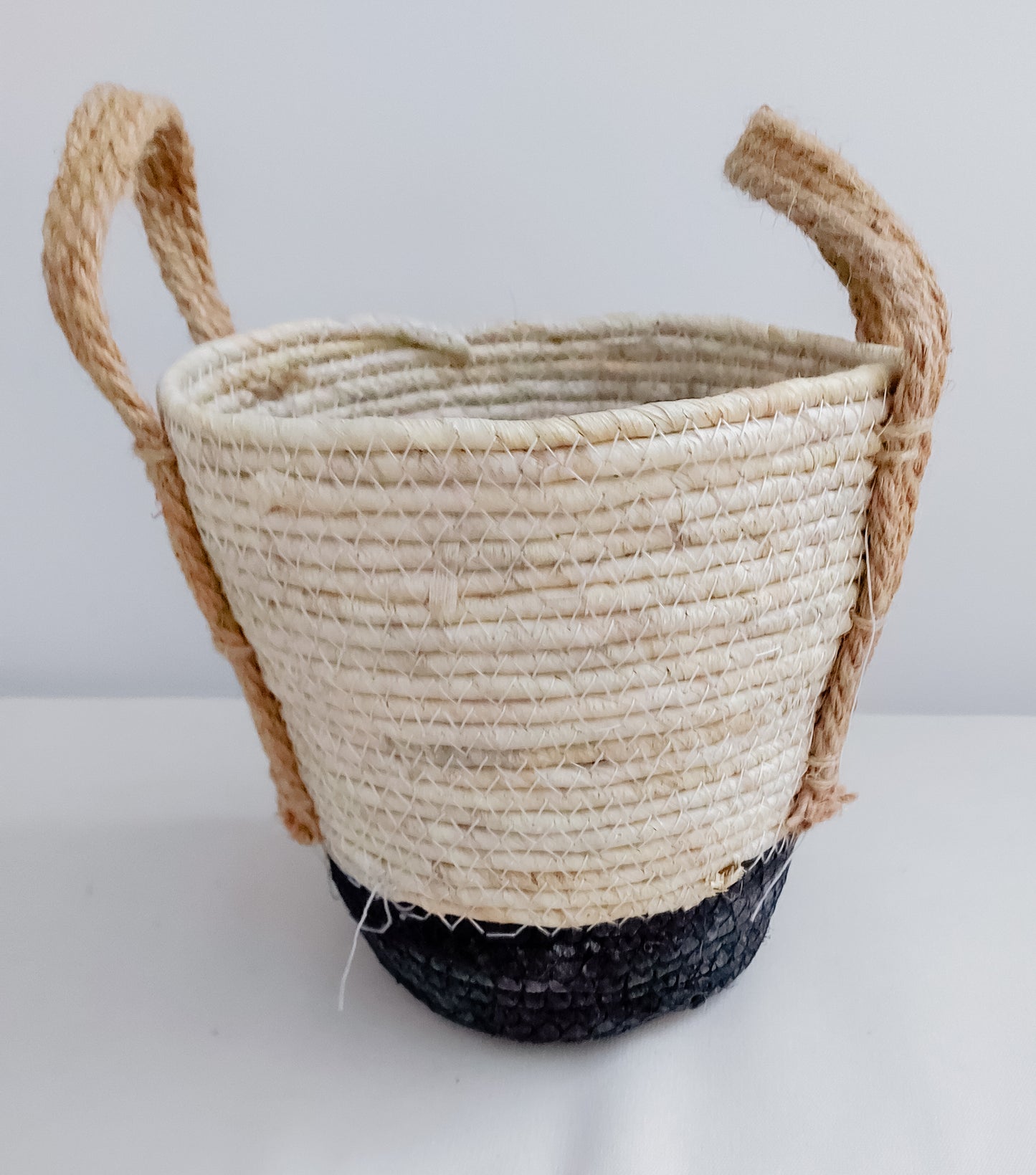 Round Baskets with Jute Handles